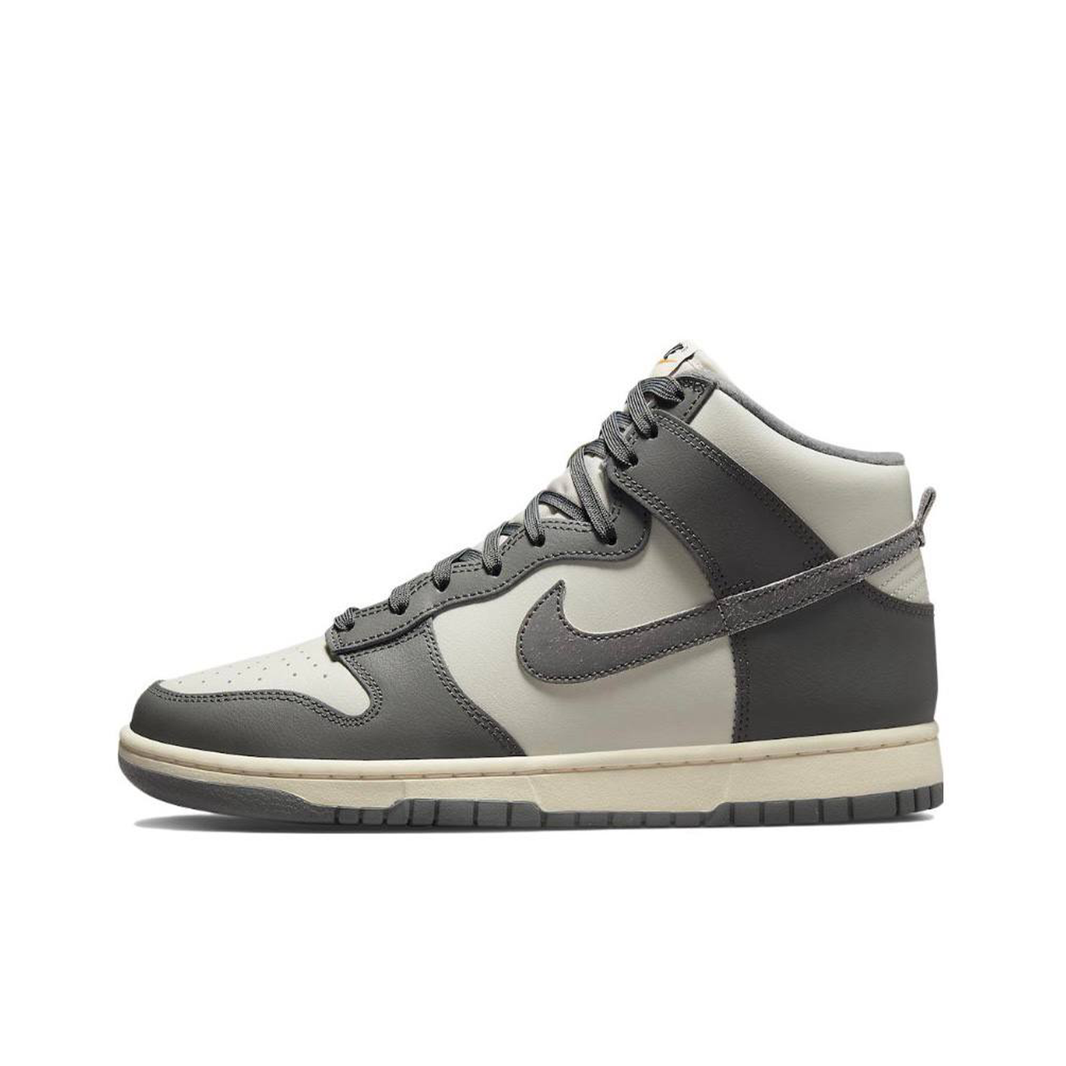 Nike Dunk High Retro SE VNTG (DM0582-001)