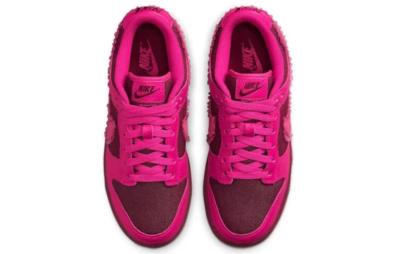 Для треккинга Nike Dunk Low Valentine's Day 2022 Women's DQ9324-600