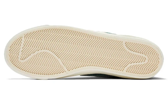 Nike Dunk Low 'Chenille Swoosh Grand Purple' DQ7683-100