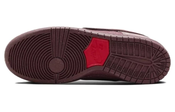 Для треккинга Nike SB Dunk Low 'City Of Love Burgundy Crush' FN0619-600