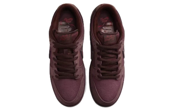 Для треккинга Nike SB Dunk Low 'City Of Love Burgundy Crush' FN0619-600