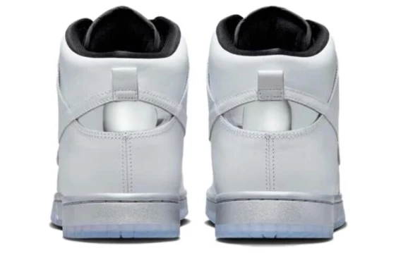 Для треккинга Nike Dunk High Se Chrome Women's DX5928-100