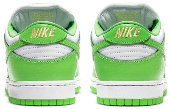 Для треккинга Nike SB Dunk Low Supreme Stars Mean Green 2021 DH3228-101