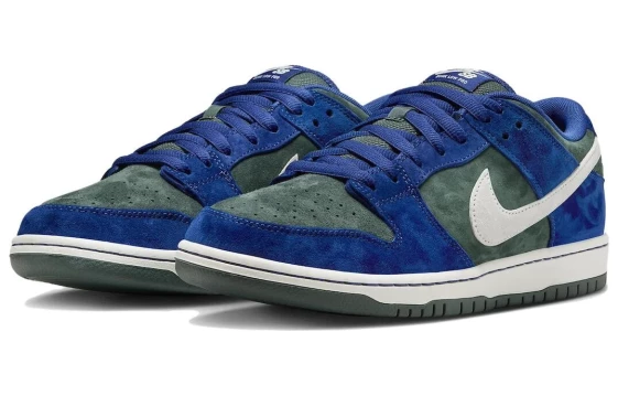 Для треккинга Nike SB Dunk Low Deep Royal Blue HF3704-400