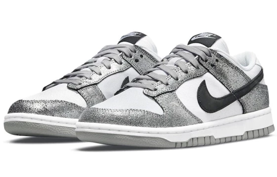 Для треккинга Nike Dunk Low Golden Gals Metallic Silver Women's DO5882-001