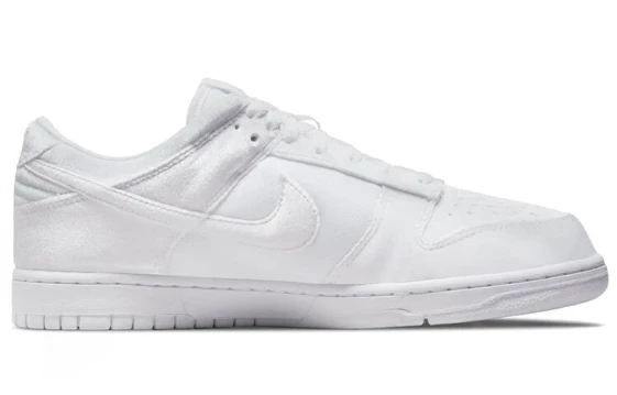 Для треккинга Nike Dunk Low Dover Street Market Triple White Velvet DH2686-100