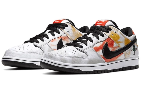 Для треккинга Nike SB Dunk Low Raygun Tie-Dye White BQ6832-101