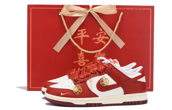 Для треккинга Nike Dunk Anti-Slip Wear-Resistant Low-Top Skateboard Shoes Women's White Red HJ3491-161(女款白红二SBOX)