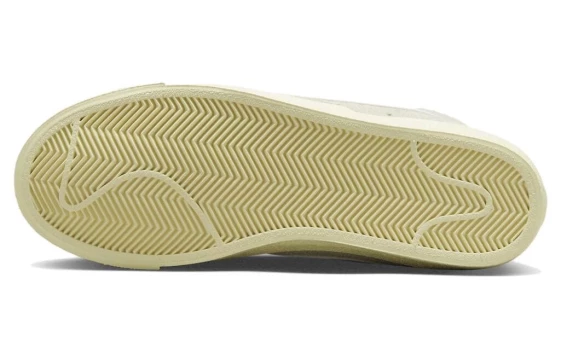 Кроссовки Nike Blazer Mid 77 Vintage Light Bone Alabaster Women's DV7006-001