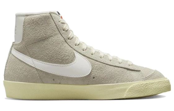 Кроссовки Nike Blazer Mid 77 Vintage Light Bone Alabaster Women's DV7006-001