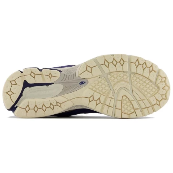 Для бега New Balance 2002R Light Cream Purple M2002RG