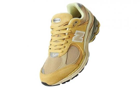 Для бега New Balance 2002R Auralee Yellow Beige M2002RE1