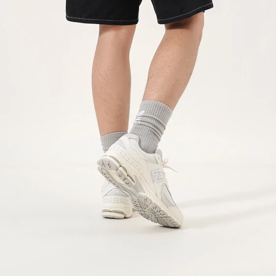 Для бега New Balance 2002R White Sea Salt M2002RWP