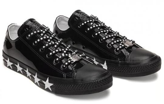 Для треккинга Converse Chuck Taylor All Star Ox Miley Cyrus Black White Stars Women's 563720C