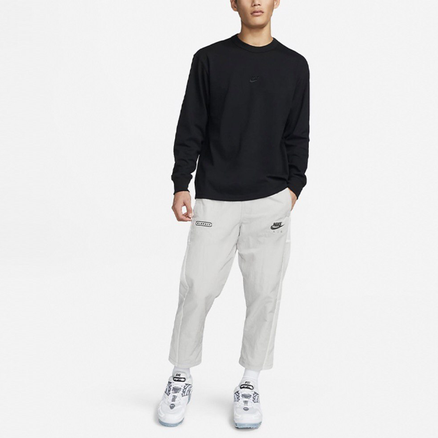 Nike Sportswear Premium Essentials (DO7391-010)