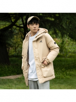 Пуховик унисекс повседневный New Balance 6936798780555