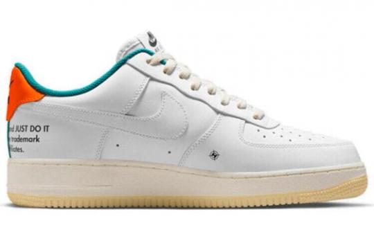 Кроссовки Nike Air Force 1 Low '07 Le Starfish DM0970-111